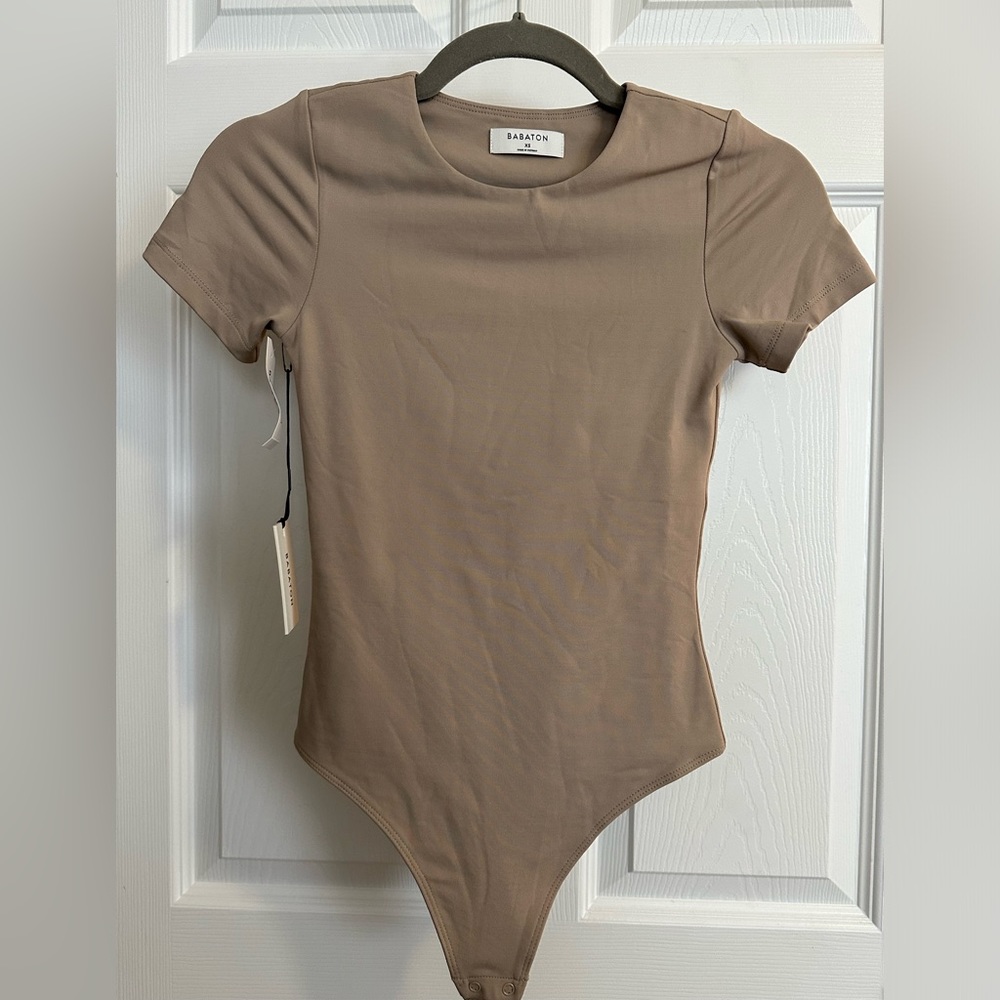 Aritzia Babaton Contour Crew Shortsleeve Bodysuit NWT XS